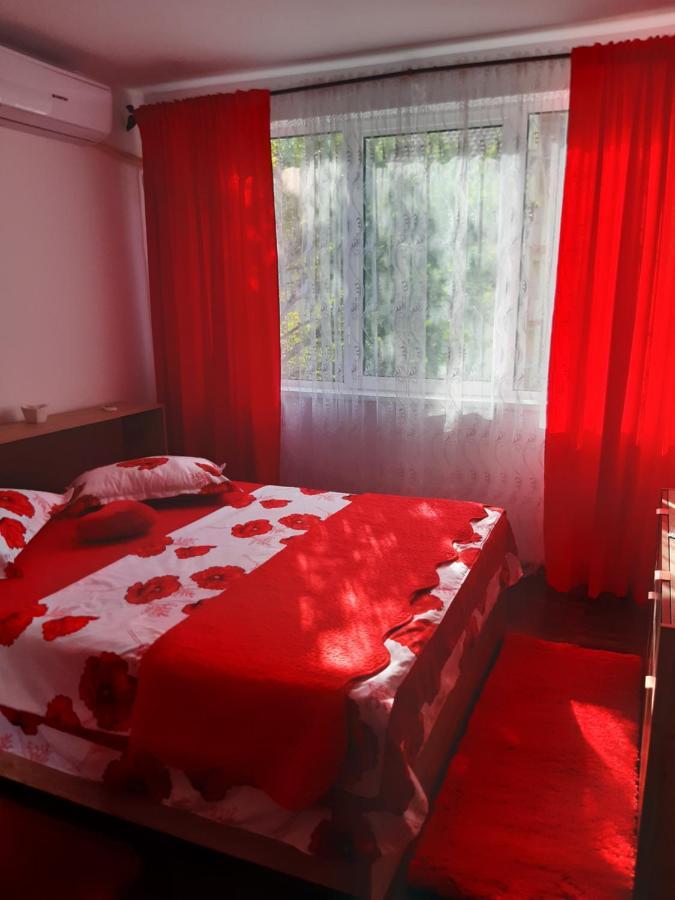 Ferienwohnung Apartament R&A Orşova Exterior foto